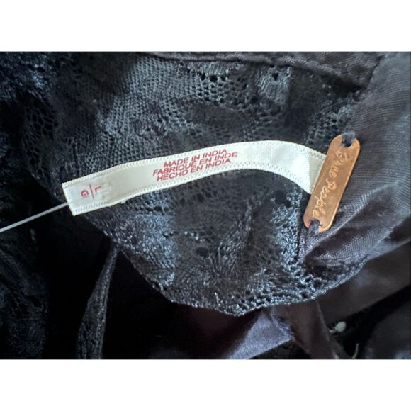 FREE PEOPLE CHIARA EMBROIDERED TOP black floral large C - Picture 9 of 9